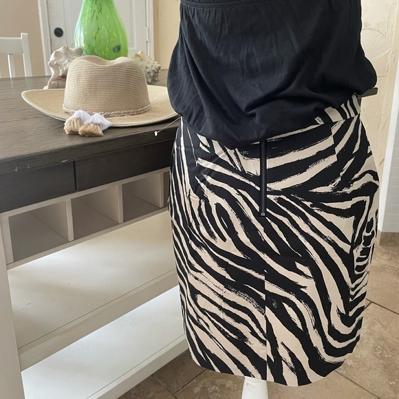 H&M zebra striped mini skirt NWOT - Picture 2 of 6